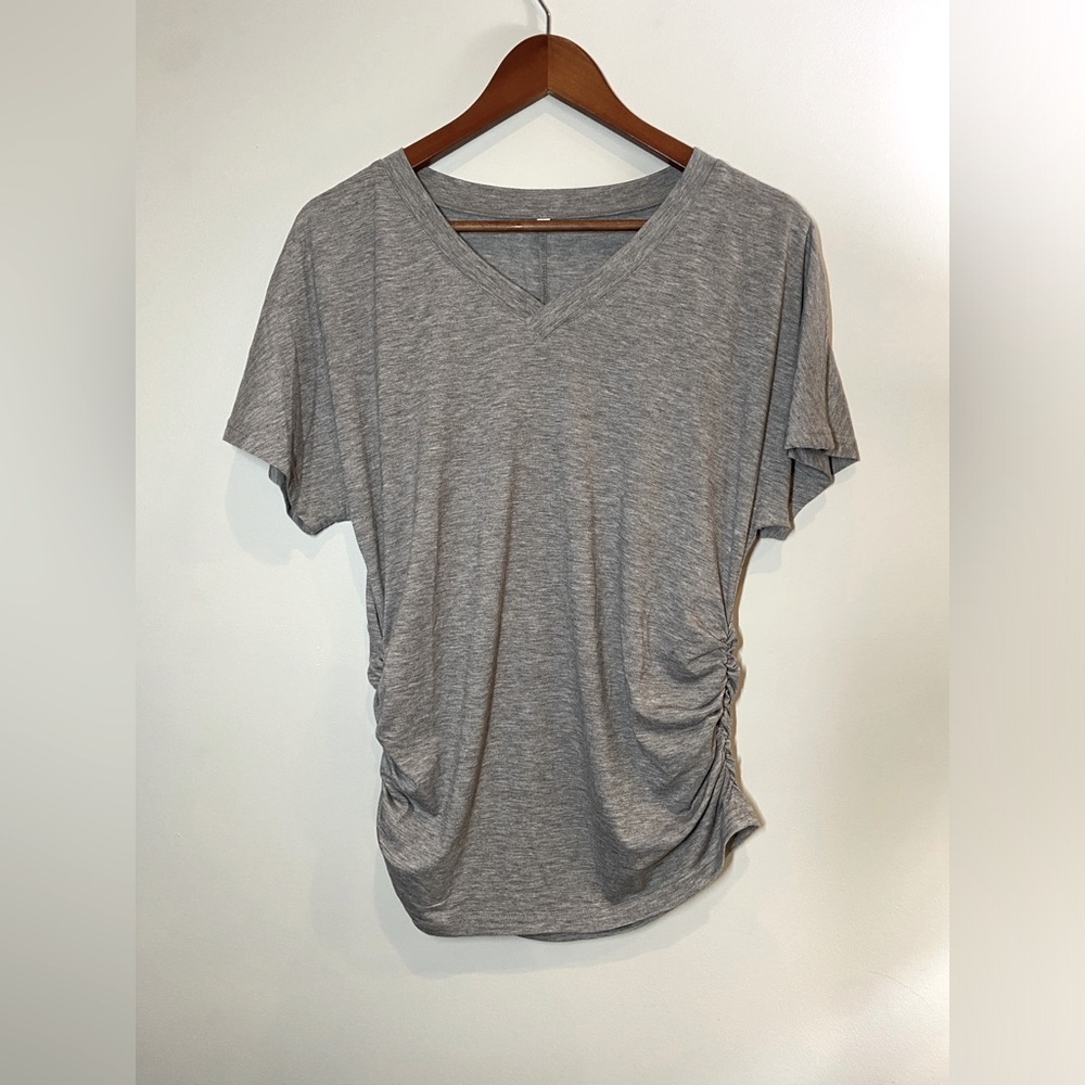NWOT Vneck ruched sides Tshirt